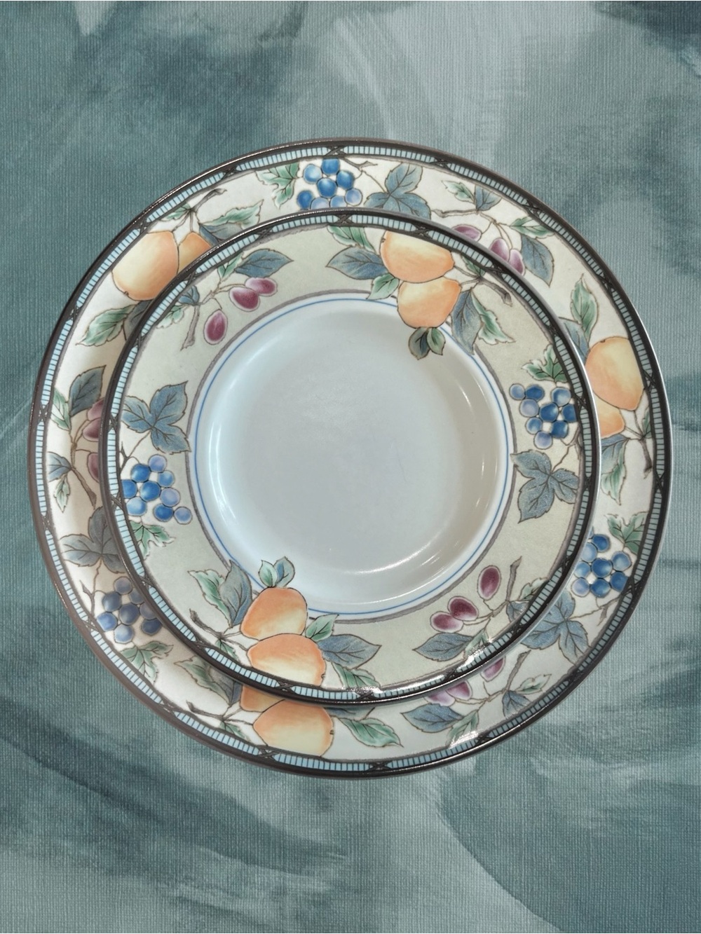 Mikasa 3 Bread Plates & 1 Salad Plate Garden Harvest Stoneware Preowned Good